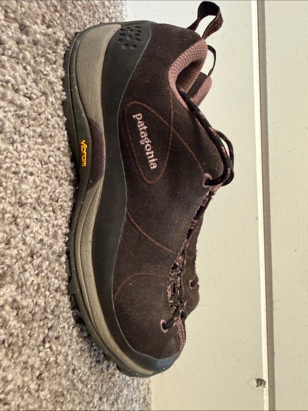Patagonia Velvet Brown Suede Women’s Hiking Shoe size 7.5 - Picture 4 of 5